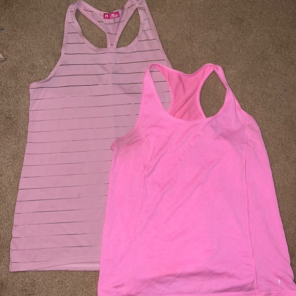 Tops - 2 tanks 1-L, 1-XL